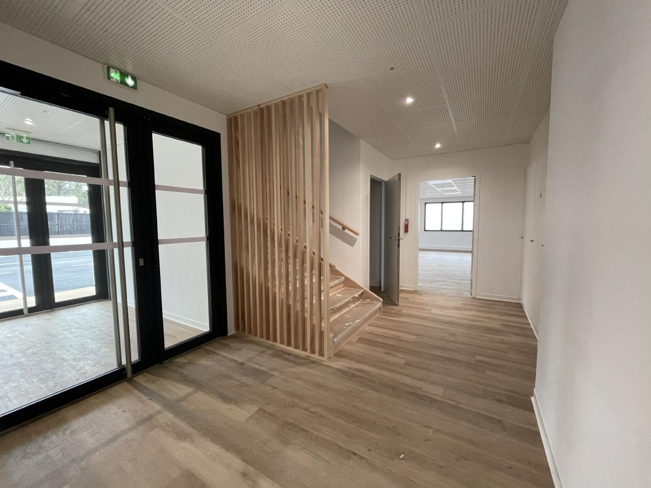 Bureau Éguilles 829m² Location bureau Éguilles Bouches-du-Rhône OLBUR2311990 18